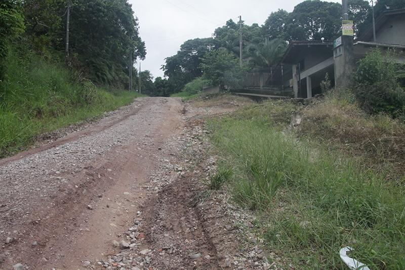 Rua do bairro Bela Vista em situa��o de calamidade 