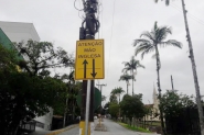 Subida do morro da Igreja Matriz de Gaspar vira m�o inglesa 