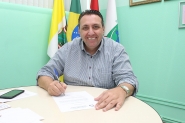 Vereador Ciro pede estudo para distribui��o de uniformes
