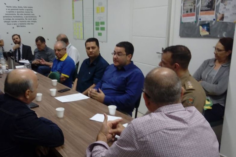 F�rum das Entidades se re�ne com deputado para reivindicar batalh�o da PM em Gaspar 