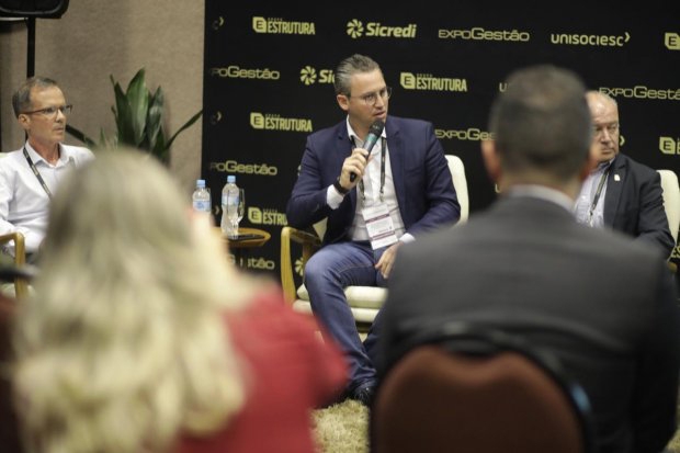 Governo lan�a boletim mensal com an�lises de indicadores econ�micos de SC