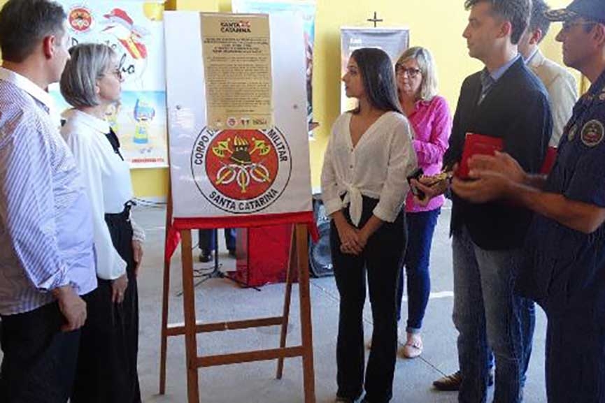 Quartel de Gaspar recebe nome de bombeiro v�tima de acidente