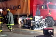 Dois homens morrem em acidente entre carro e carreta na BR-470, em Apiúna