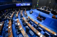 Senado deve votar nesta terça parecer que visa suspender decretos das armas