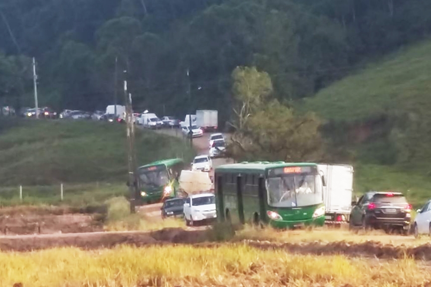 Rotas alternativas s�o indicadas para acessar Gaspar e Blumenau ap�s desbarrancamento