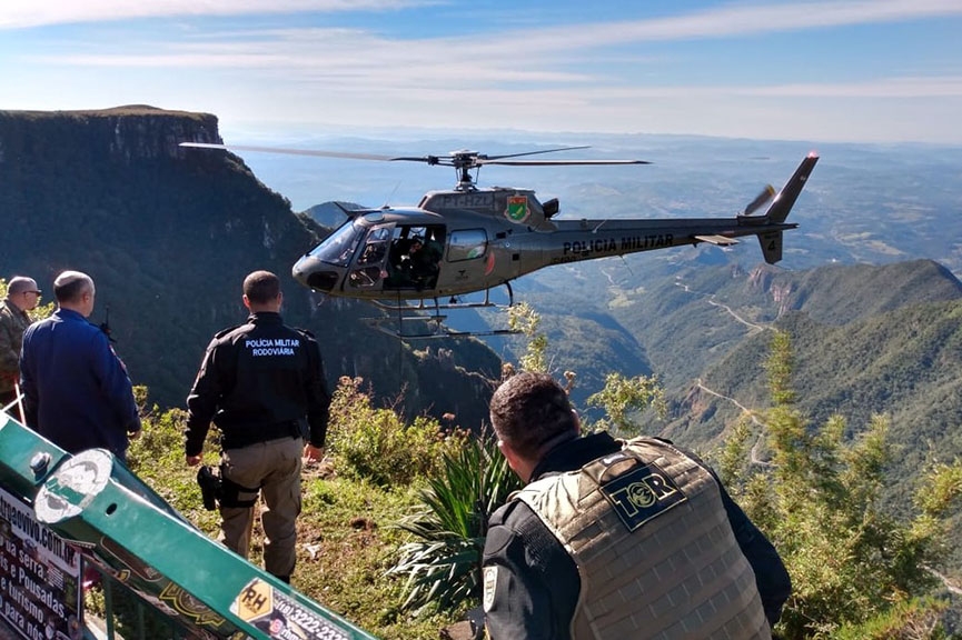 Turista cai de penhasco após tentar recuperar chapéu em mirante na Serra do Rio do Rastro