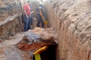 Homem � resgatado ap�s ficar 10 horas soterrado em vala em Canoinhas