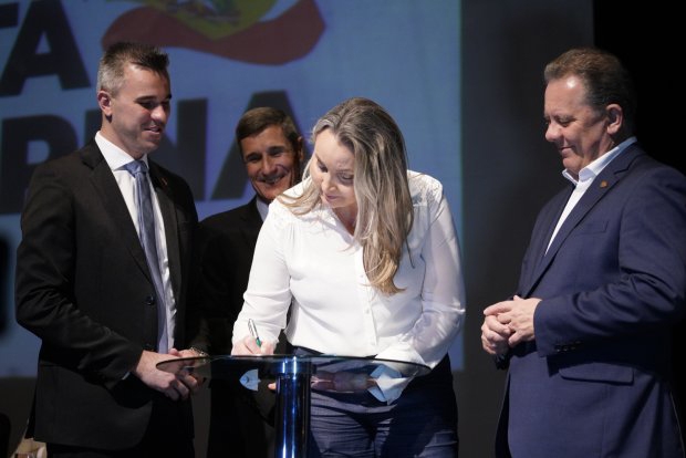 Primeira etapa do Projeto Recuperar prev� melhorias em 66% da malha rodovi�ria de SC