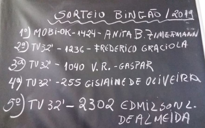 Moradora do Gaspar Grande ganha carro do bing�o da Festa de Santa Clara