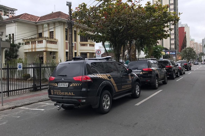 PF deflagra operação contra o tráfico de drogas internacional em portos de SC