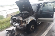Carro movido a GNV pega fogo na BR-470, em Ilhota