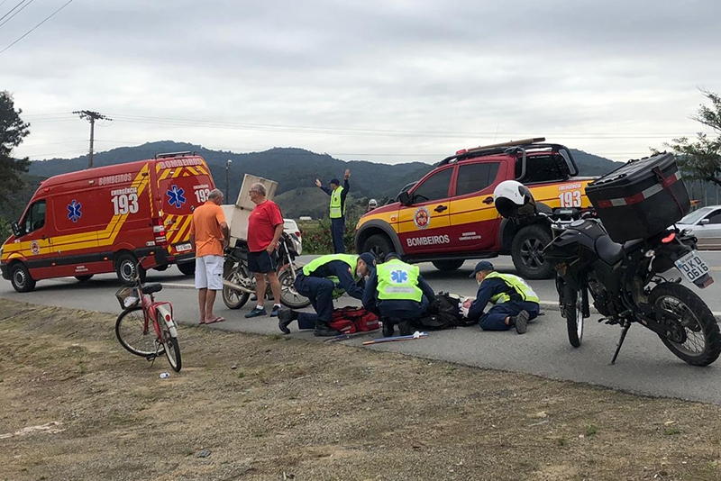 Motociclista se desequilibra e se acidenta no bairro Margem Esquerda, em Gaspar