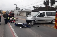 Acidente entre carro e moto deixa uma mulher ferida no bairro Coloninha, em Gaspar