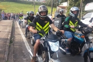 'Amigos da moto' fazem homenagem durante enterro de motociclista em Gaspar