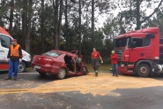 Ao menos 12 pessoas morreram em acidentes de trânsito nas rodovias de SC neste fim de semana