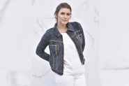 C�rculo lan�a fio de algod�o que imita jeans