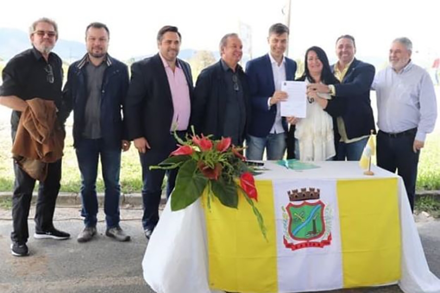 Wan-Dall assina autoriza��o para in�cio das obras no Trecho 2 do Anel de Contorno