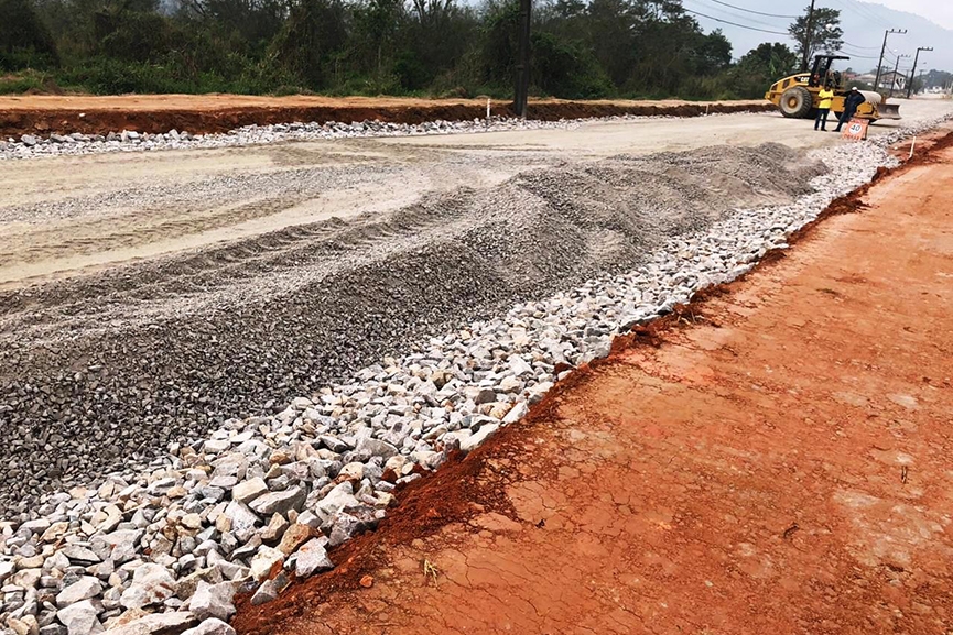 Rua Rodolfo Vieira Pamplona � interditada para etapa de pavimenta��o asf�ltica