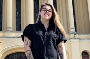 Gasparense Luana Berti fala sobre composi��es autorais e seu futuro na m�sica