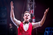 Circo com globo da morte e king kong de 10 metros promove espet�culos em Gaspar
