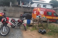 Batida entre motos deixa dois feridos no bairro Barrac�o, em Gaspar