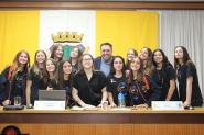 C�mara de Gaspar entrega mo��es de aplausos e reconhecimento