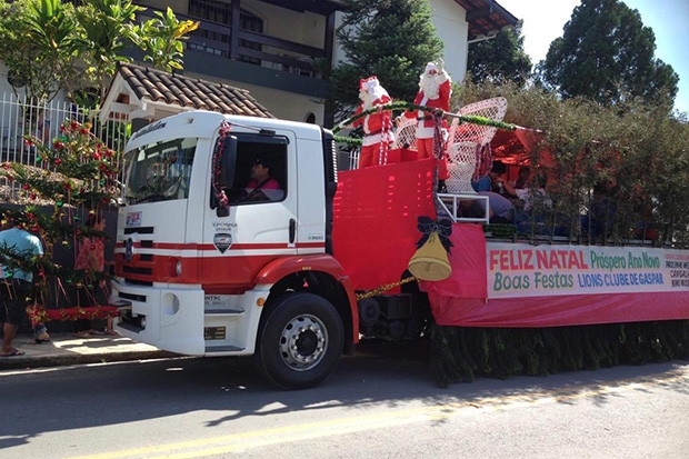 Lions de Gaspar promove Caminhão do Papai Noel no domingo