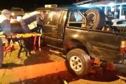 Motorista perde controle de carro e sobe em ilha de segurança no bairro Bela Vista, em Gaspar