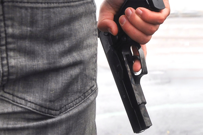 Bandidos armados roubam carro em Ilhota e abandonam ve�culo em Gaspar