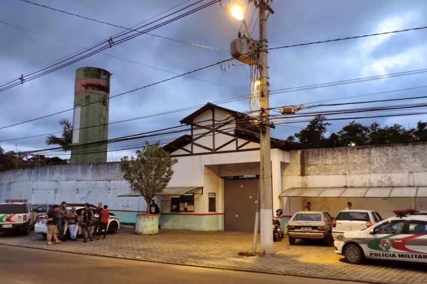 Detento foge de pres�dio escondido em caminh�o e desembarca em Gaspar