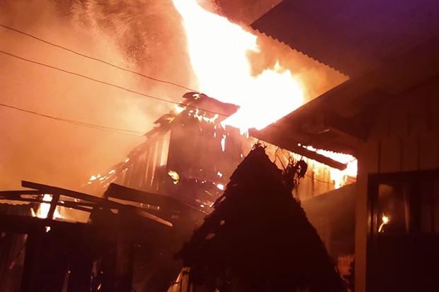 Quatro residências são destruídas por incêndio em Blumenau