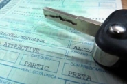 Sancionada lei que permite parcelar o IPVA e multas em at� 12 vezes