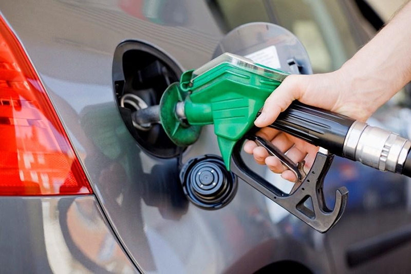 Procon de Gaspar fiscaliza postos de combust�vel 