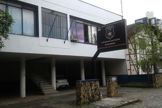 Trs delegacias vo mudar de endereo em Blumenau