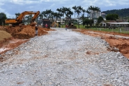 Come�a a instala��o do sistema de drenagem no trecho 2 do Anel de Contorno de Gaspar