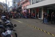 Um suspeito é morto e outro preso em tentativa de assalto no Centro de Florianópolis
