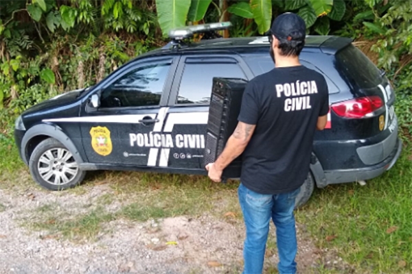 Homem é preso por armazenar pornografia infantil em Blumenau