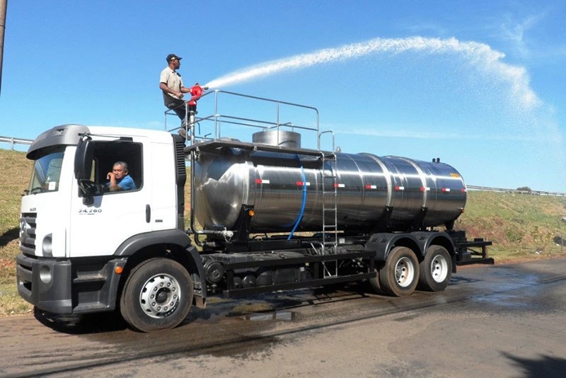 Comunidade solicita servi�o do caminh�o pipa no distrito Belchior, em Gaspar