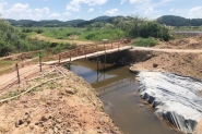 Empres�rios e moradores reclamam de obra parada no Gaspar Mirim