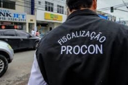 Procon de Gaspar autua e recolhe produtos de tr�s com�rcios de Gaspar