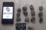 Menor com 50 passagens pela pol�cia � detido por tr�fico de drogas e dire��o perigosa em Gaspar
