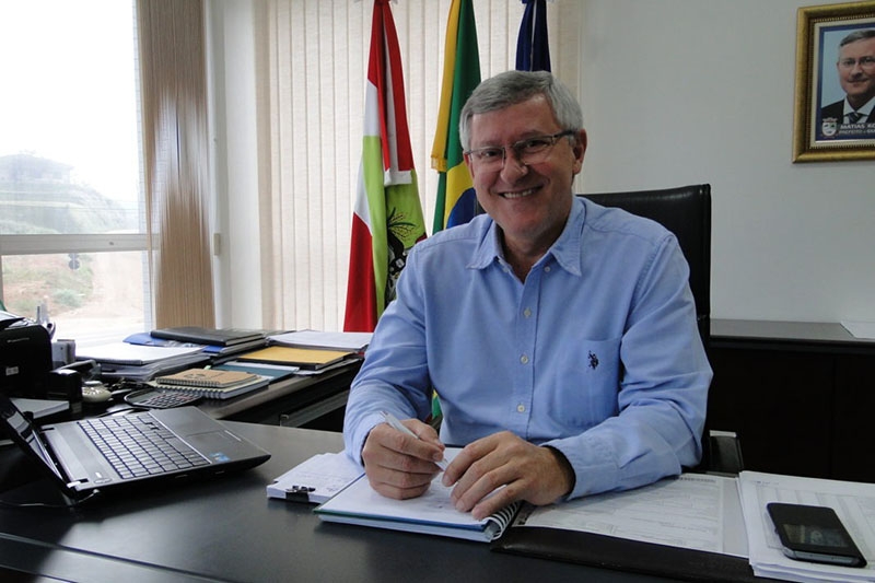 Prefeito de Guabiruba assume presidência da Ammvi