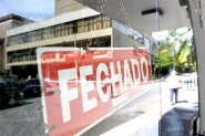 Comerciantes sofrem consequ�ncias do isolamento e se reinventam