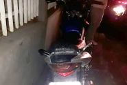 Colis�o entre carro e moto deixa piloto ferido no bairro Figueira