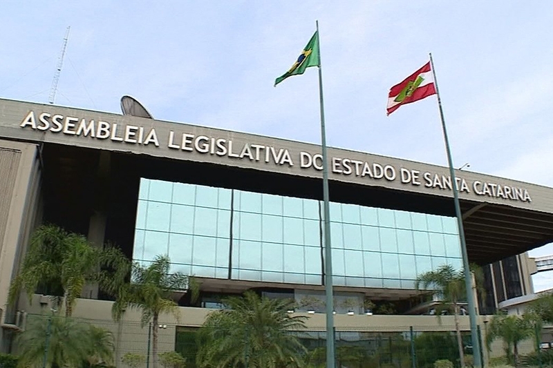 Servidor testa positivo e Alesc suspende atividades por uma semana