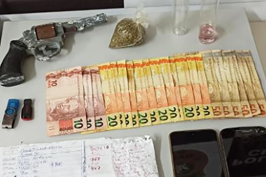 'Opera��o Bela Vista' prende traficantes que atuavam com delivery de drogas em Gaspar