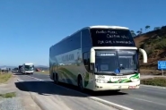 Protesto das empresas de �nibus de turismo de SC passa por Gaspar rumo a Florian�polis