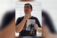Fil�sofo Cosmo Gonzatto lan�a livro em Gaspar