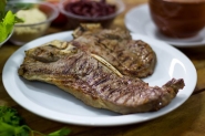 Domingo � dia de churrasco de S�o Crist�v�o no sistema drive thru