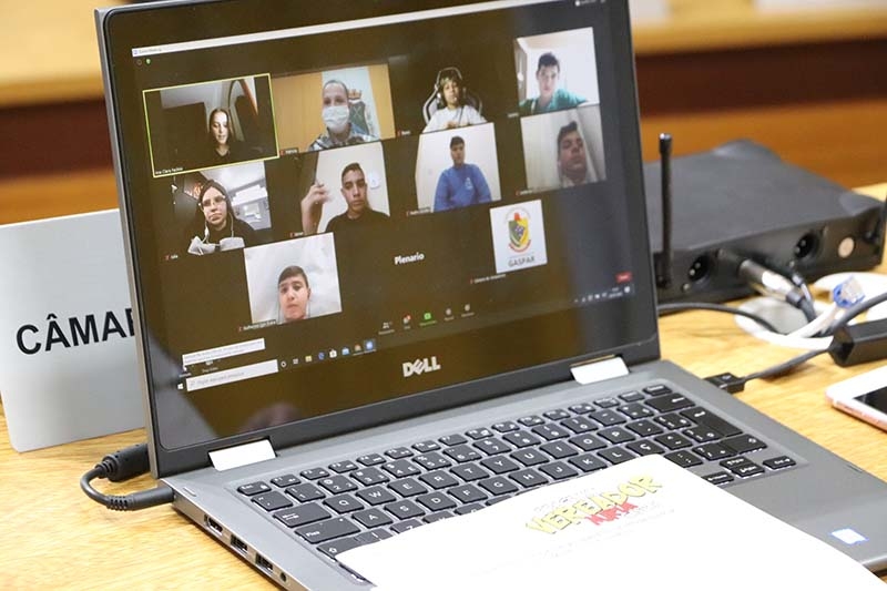 Vereadores mirins de Gaspar participam de primeira sess�o virtual